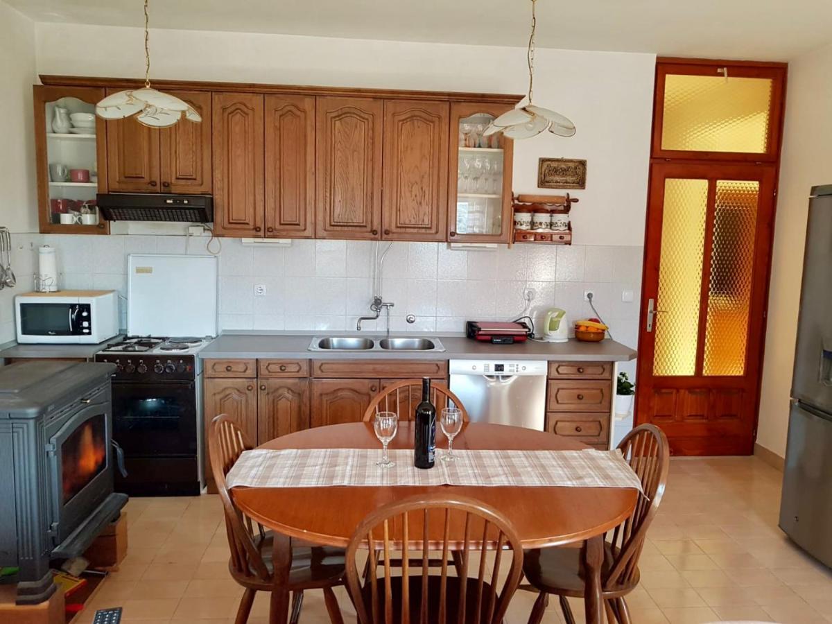 Apartmani Luka Zrnovo Dış mekan fotoğraf