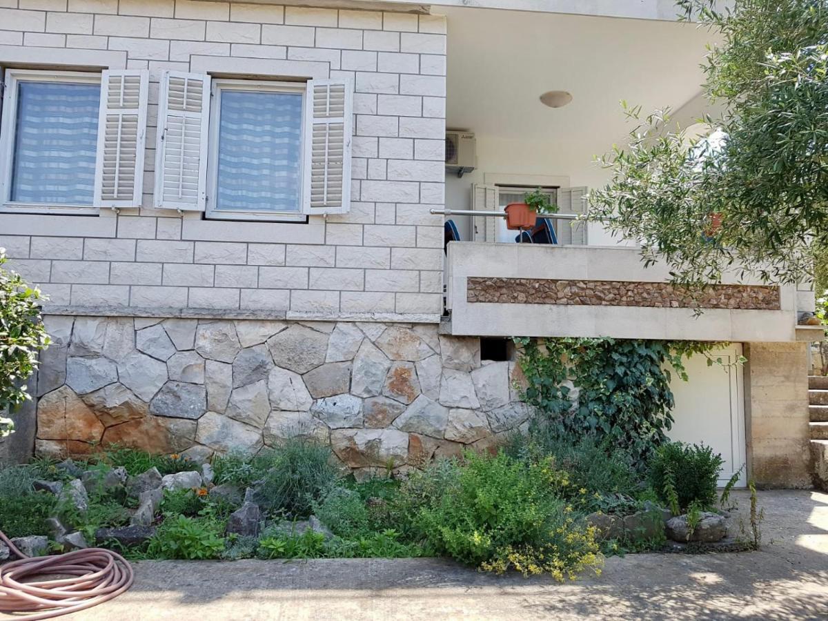 Apartmani Luka Zrnovo Dış mekan fotoğraf